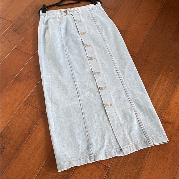 LIGHT WASH DENIM MAXI SKIRT | SLEEK NO-POCKET SILHOUETTE | BUTTON FRONT - Picture 14 of 14